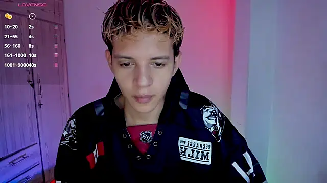 Snapshot of tylernova chatting on February 20, 2026, 3:25 am tylernova online show from February 20, 2026, 3:25 am