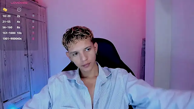 Snapshot of tylernova chatting on March 2, 2026, 4:25 am tylernova online show from March 2, 2026, 4:25 am