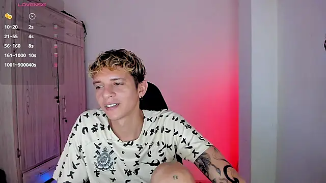 Snapshot of tylernova chatting on April 11, 2026, 4:28 am tylernova online show from April 11, 2026, 4:28 am