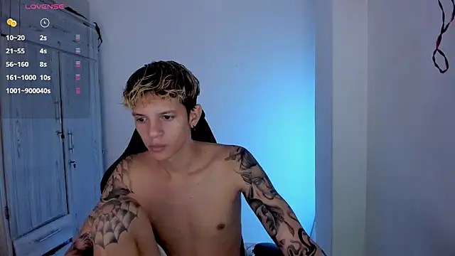 Snapshot of tylernova chatting on April 13, 2026, 4:07 am tylernova online show from April 13, 2026, 4:07 am