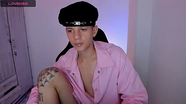 Snapshot of tylernova chatting on April 24, 2026, 3:31 am tylernova online show from April 24, 2026, 3:31 am