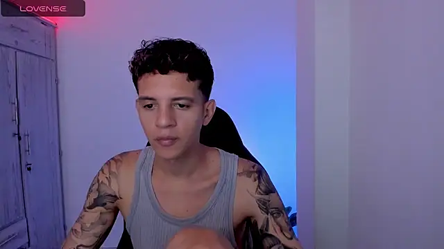 Snapshot of tylernova chatting on April 25, 2026, 3:42 am tylernova online show from April 25, 2026, 3:42 am