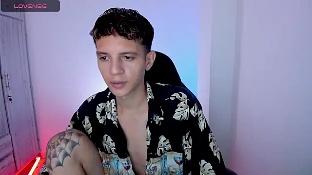 Snapshot of tylernova chatting on April 28, 2026, 3:44 am tylernova online show from April 28, 2026, 3:44 am