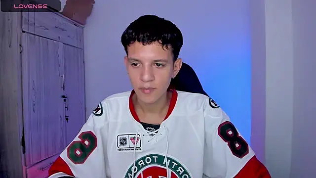 Snapshot of tylernova chatting on May 22, 2026, 1:35 am tylernova online show from May 22, 2026, 1:35 am