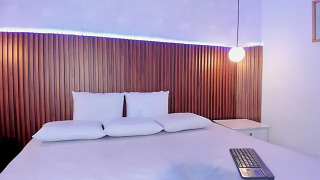 Snapshot of Foxy_Kylie chatting on October 17, 2025, 8:00 pm Foxy Kylie online show from October 17, 2025, 8:00 pm