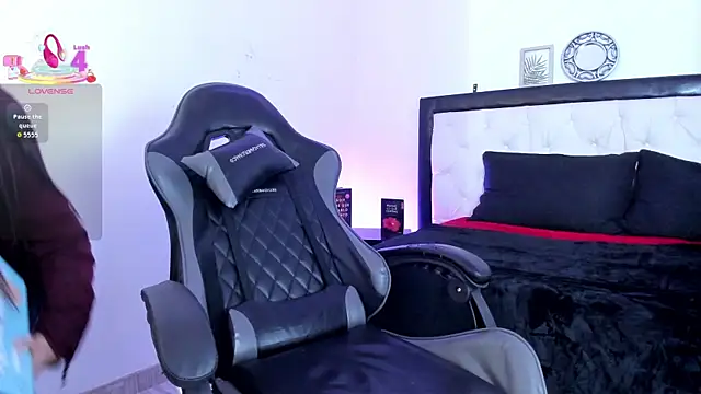 Snapshot of Sara_Roades chatting on November 29, 2025, 7:06 pm Sara Roades online show from November 29, 2025, 7:06 pm