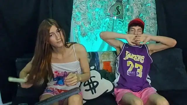 Snapshot of Pride_couple chatting on April 30, 2026, 12:33 pm Pride couple online show from April 30, 2026, 12:33 pm
