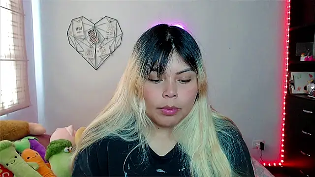 EllieMoonX online show from November 29, 2025, 4:54 pm