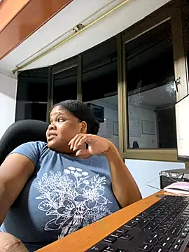 gabrielabrunette69 online show from October 16, 2025, 3:51 am