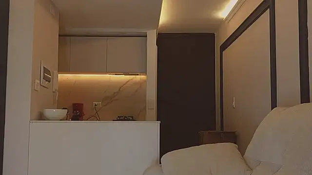 AbrilColls  online show from October 28, 2025, 6:50 am