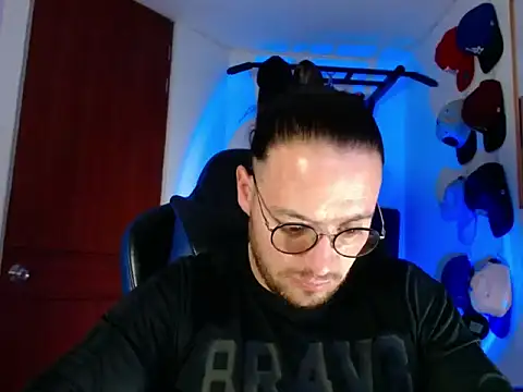 kurt xx online show from November 18, 2025, 9:08 pm