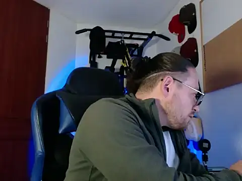 kurt xx online show from December 2, 2025, 12:43 pm