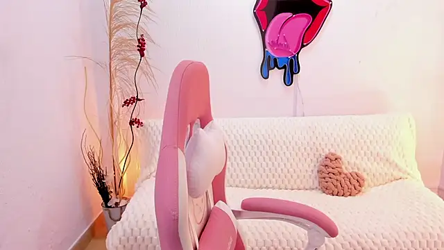 Snapshot of EmmaMyers1 chatting on November 5, 2025, 11:16 pm EmmaMyers1 online show from November 5, 2025, 11:16 pm