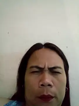 Snapshot of erma_joy chatting on November 18, 2025, 5:39 pm erma joy online show from November 18, 2025, 5:39 pm