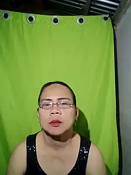 Snapshot of erma_joy chatting on November 24, 2025, 3:23 pm erma joy online show from November 24, 2025, 3:23 pm