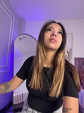 HoneyMollyX online show from July 6, 2026, 1:08 pm