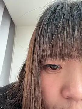 Snapshot of weiww1995 chatting on December 19, 2025, 3:46 am weiww1995 online show from December 19, 2025, 3:46 am