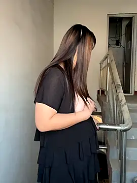 Snapshot of weiww1995 chatting on December 23, 2025, 2:53 am weiww1995 online show from December 23, 2025, 2:53 am