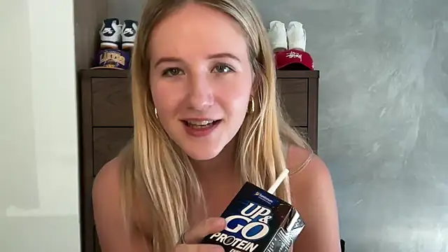 Snapshot of itssosierra chatting on February 19, 2026, 11:34 pm itssosierra online show from February 19, 2026, 11:34 pm