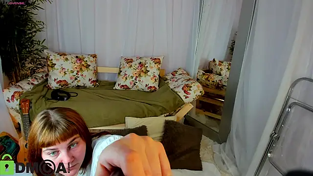 Rene Shine online show from October 18, 2025, 9:21 am