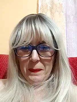 Amelialove42 online show from November 13, 2025, 7:02 pm