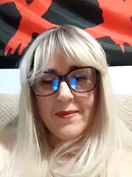 Amelialove42 online show from December 15, 2025, 4:22 pm