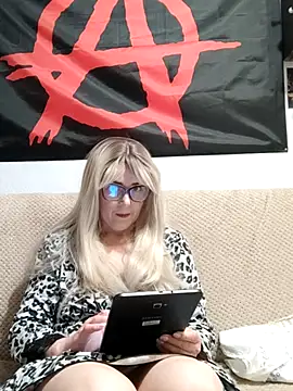 Snapshot of Amelialove42 chatting on January 7, 2026, 6:32 pm Amelialove42 online show from January 7, 2026, 6:32 pm