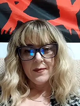 Snapshot of Amelialove42 chatting on February 17, 2026, 7:31 pm Amelialove42 online show from February 17, 2026, 7:31 pm