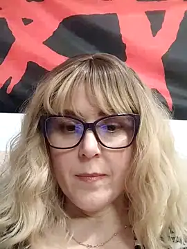 Snapshot of Amelialove42 chatting on February 24, 2026, 8:51 pm Amelialove42 online show from February 24, 2026, 8:51 pm