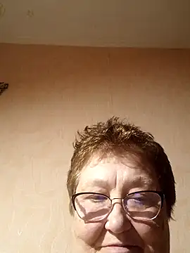 Snapshot of Katherine735 chatting on April 5, 2026, 8:17 pm Katherine735 online show from April 5, 2026, 8:17 pm