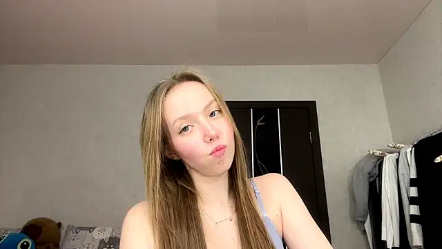 AntoniaMoravick online show from November 8, 2025, 3:12 pm