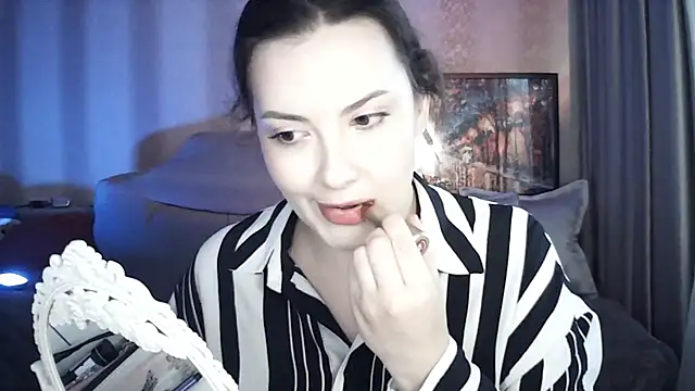 MoodieMira online show from June 17, 2026, 5:25 pm