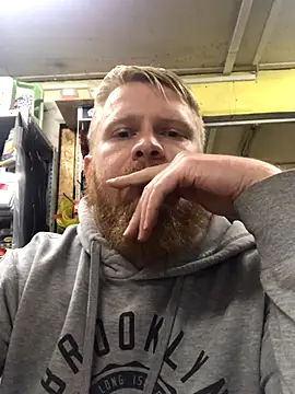 Snapshot of bodywork30 chatting on October 21, 2025, 3:46 pm bodywork30 online show from October 21, 2025, 3:46 pm