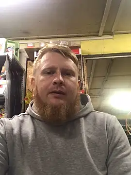 Snapshot of bodywork30 chatting on October 25, 2025, 3:29 pm bodywork30 online show from October 25, 2025, 3:29 pm