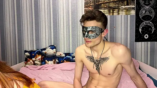 EmiliaCouple online show from January 7, 2026, 2:08 pm