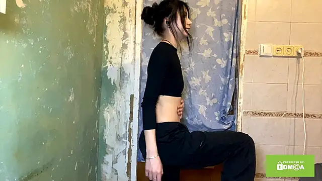 ArianeBhayani online show from December 19, 2025, 9:22 pm