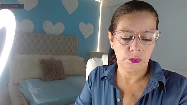 Snapshot of channelsmith_55 chatting on December 22, 2025, 1:19 pm channelsmith 55 online show from December 22, 2025, 1:19 pm