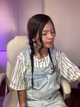 Ninfa pink online show from November 7, 2025, 9:59 pm