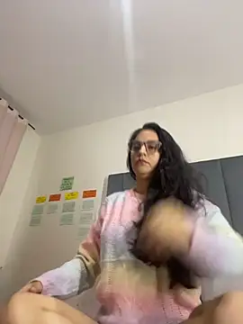 Snapshot of julieta_rossi chatting on November 28, 2025, 3:20 am julieta rossi online show from November 28, 2025, 3:20 am