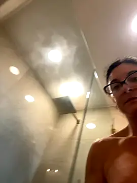 carothepro online show from October 28, 2025, 2:42 pm