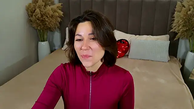 EdenSolis online show from November 30, 2025, 10:08 am