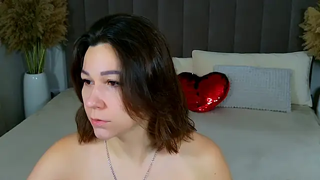 EdenSolis online show from January 14, 2026, 9:04 am