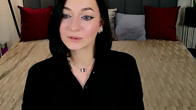 BaileeLynn online show from July 8, 2026, 1:04 pm