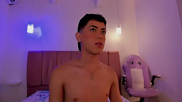 Iam criss09 online show from December 5, 2025, 3:48 am