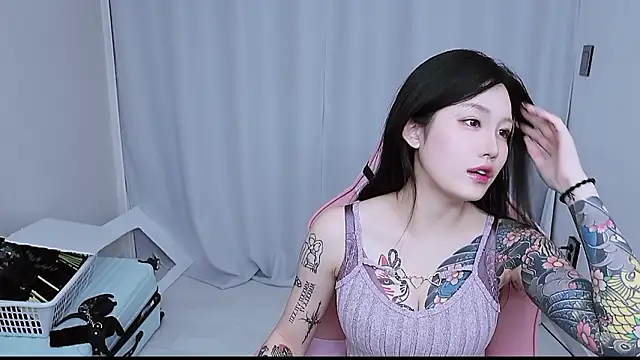 Snapshot of MISA_02 chatting on December 17, 2025, 12:22 pm MISA 02 online show from December 17, 2025, 12:22 pm