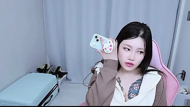 Snapshot of MISA_02 chatting on December 22, 2025, 1:19 pm MISA 02 online show from December 22, 2025, 1:19 pm