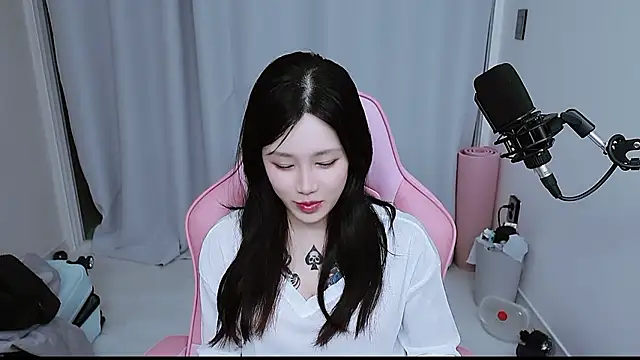 Snapshot of MISA_02 chatting on January 14, 2026, 2:23 pm MISA 02 online show from January 14, 2026, 2:23 pm