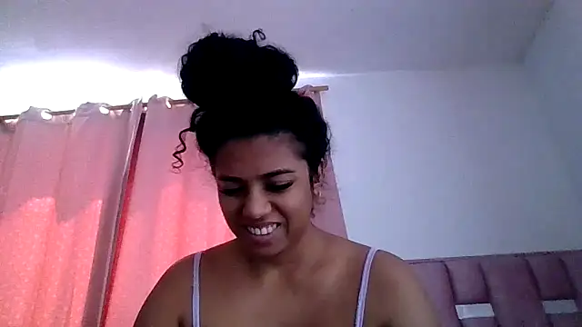 Snapshot of abby_moss_2 chatting on January 6, 2026, 5:05 pm abby moss 2 online show from January 6, 2026, 5:05 pm