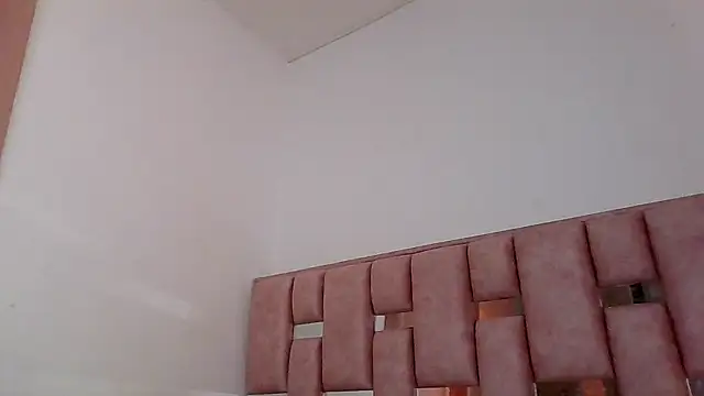 Snapshot of abby_moss_2 chatting on January 18, 2026, 5:06 pm abby moss 2 online show from January 18, 2026, 5:06 pm