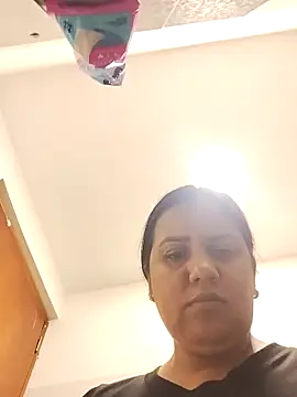 Candy-Samanthy online show from October 29, 2025, 4:37 am